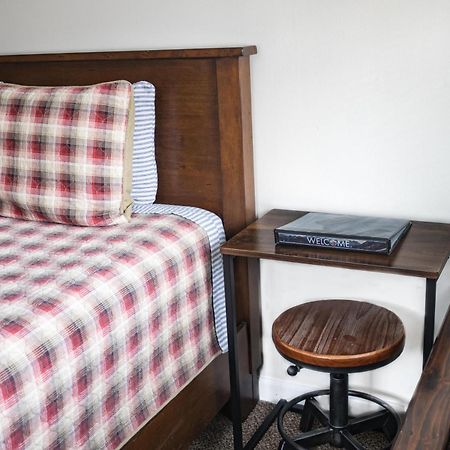 إندبينديس Mt Williamson Motel And Basecamp المظهر الخارجي الصورة